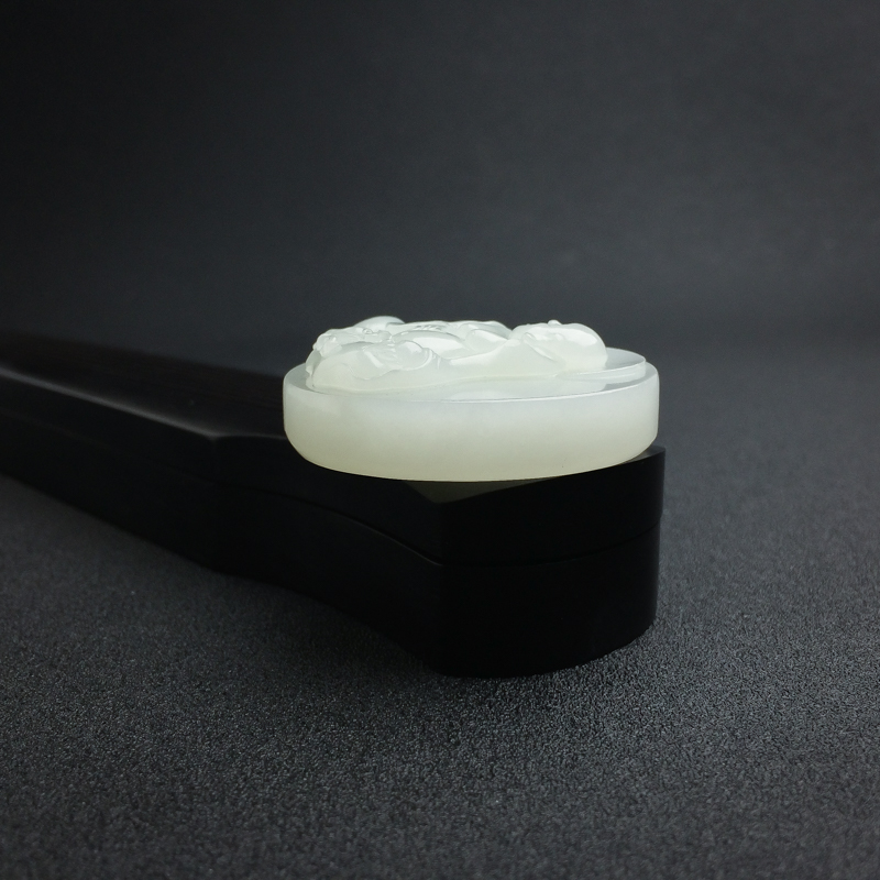 俄罗斯天然山料和田白玉吊坠-红掌柜