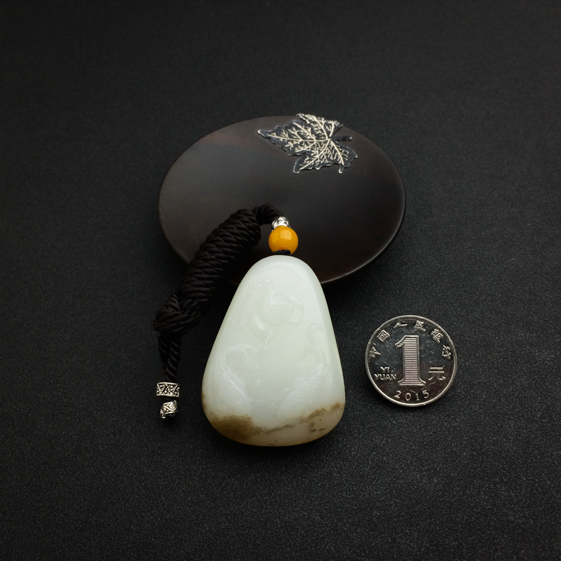 天然和田玉连年有余吊坠-红掌柜