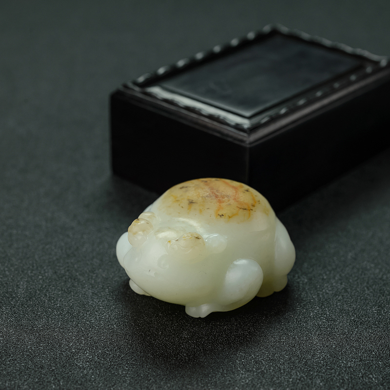 山料白玉青蛙摆件-红掌柜