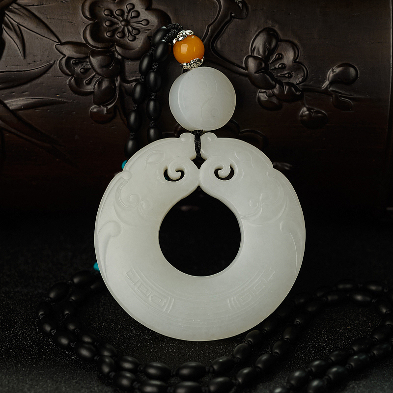 和田白玉古纹龙扣吊坠 - 红掌柜