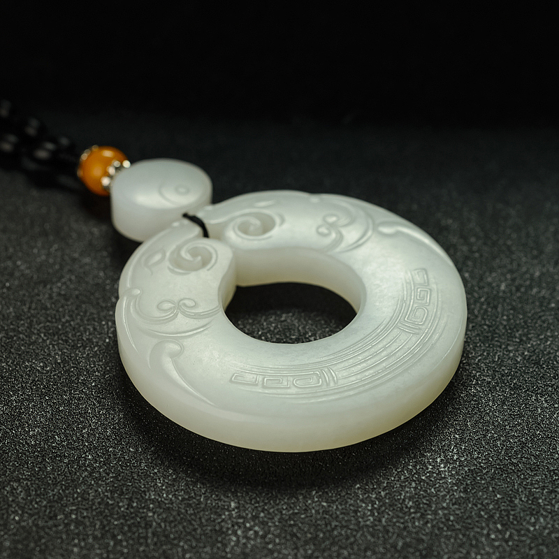 俄罗斯山料和田白玉古纹龙扣吊坠 - 红掌柜