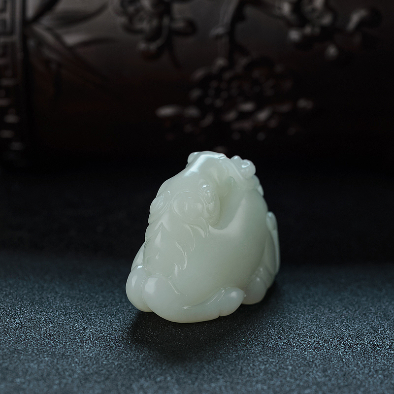 俄罗斯山料和田青白玉马上封侯吊坠 - 红掌柜