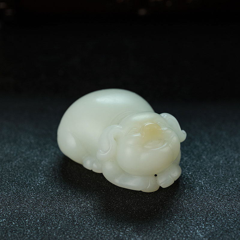俄罗斯天然山料和田青白玉招财猪吊坠 - 红掌柜