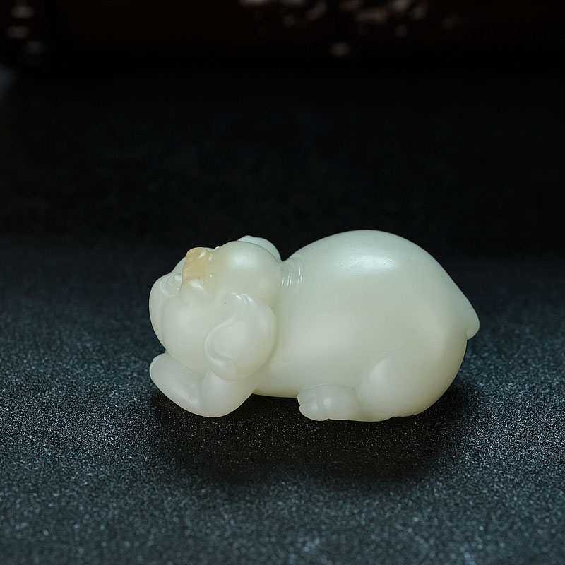 山料和田青白玉招财猪吊坠 - 红掌柜