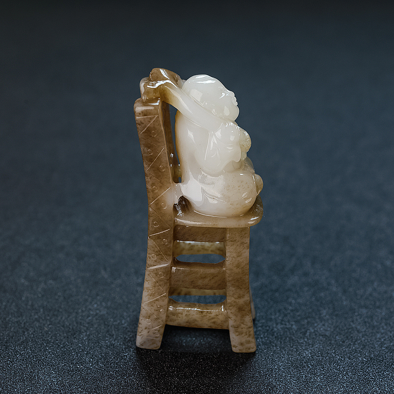 山料俏色和田玉步步高升摆件 - 红掌柜