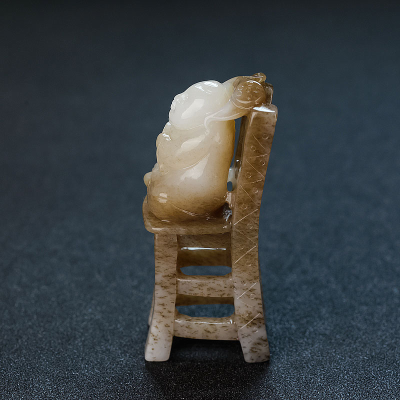 俏色和田玉步步高升摆件 - 红掌柜