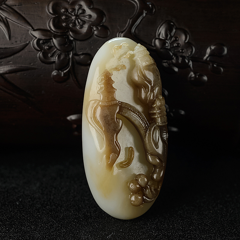 山料俏色和田玉山水意境吊坠 - 红掌柜