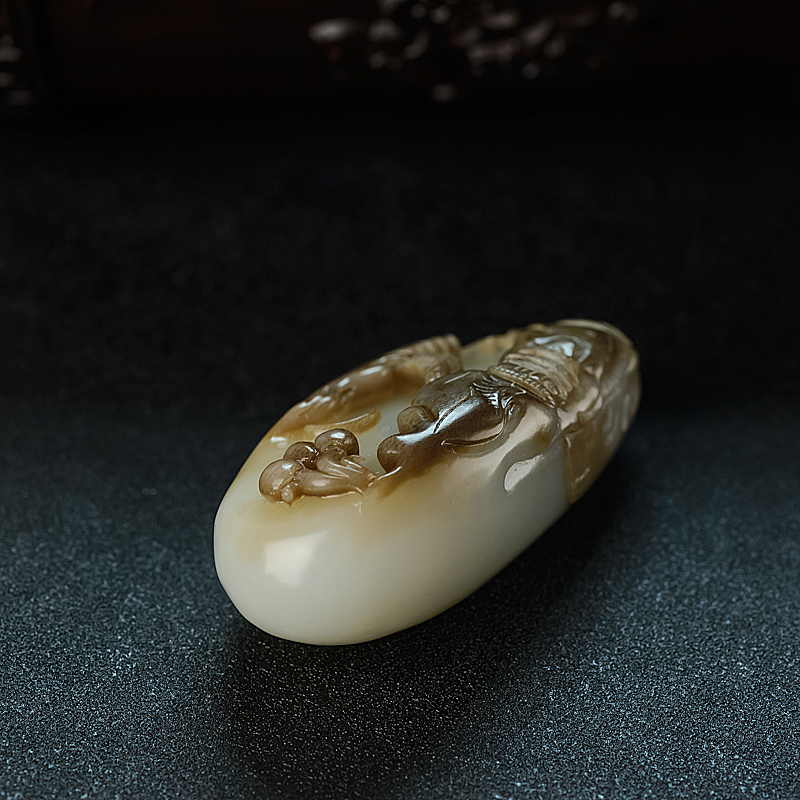 新疆俏色和田玉山水意境吊坠 - 红掌柜