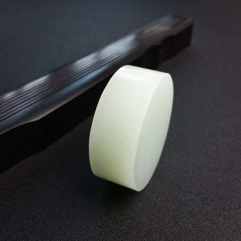 俄罗斯山料和田青白玉圆牌 - 红掌柜