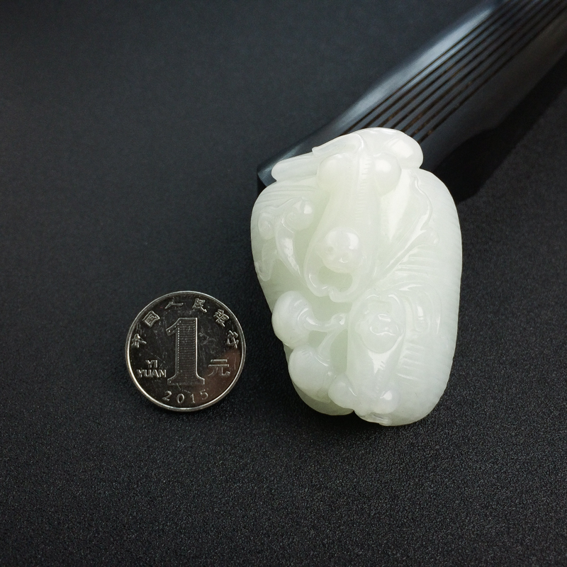 天然和田白玉一夜封侯挂件 - 红掌柜