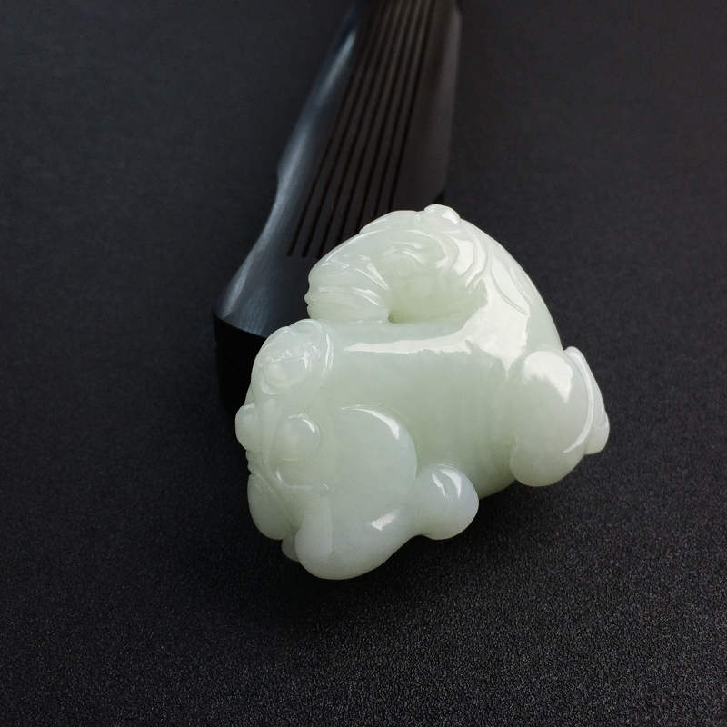 天然山料和田青白玉马上封侯手把件 - 红掌柜