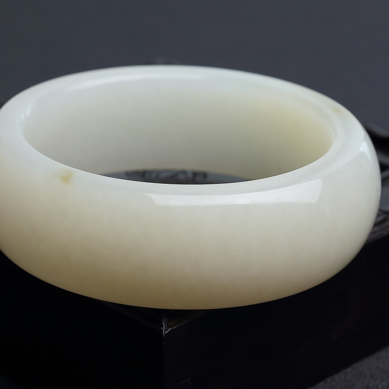 俄罗斯俏色和田玉手镯 - 红掌柜