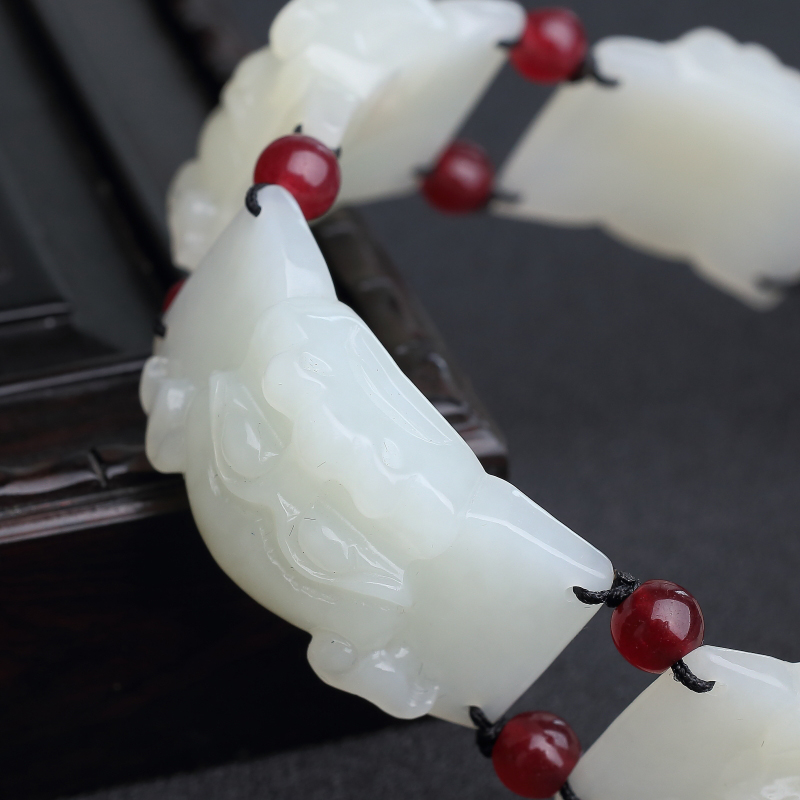 俄罗斯和田玉兽面手链 - 红掌柜