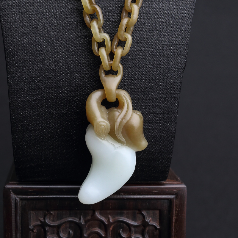 天然俏色和田玉辣椒项链 - 红掌柜