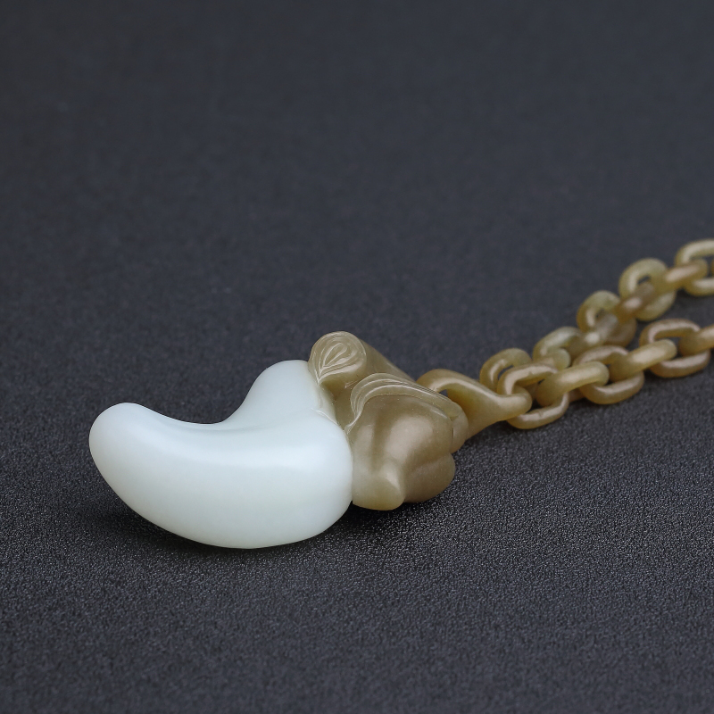 俄罗斯俏色和田玉项链 - 红掌柜