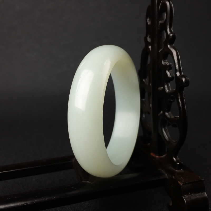 57#俄料天然山料青白玉扁镯-红掌柜