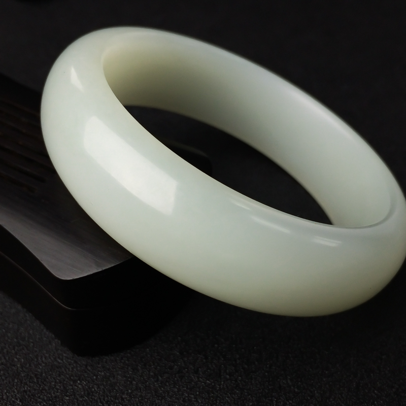 天然山料青白玉扁镯-红掌柜