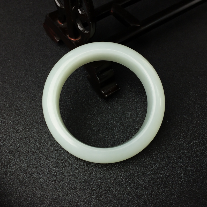 俄料天然山料青白玉扁镯-红掌柜