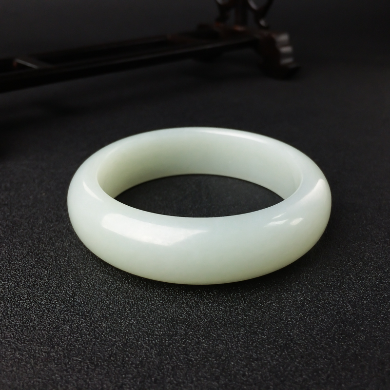 58.5#俄料天然青白玉扁镯-红掌柜