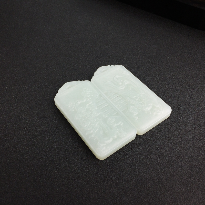 俄料山料青白玉对牌-红掌柜