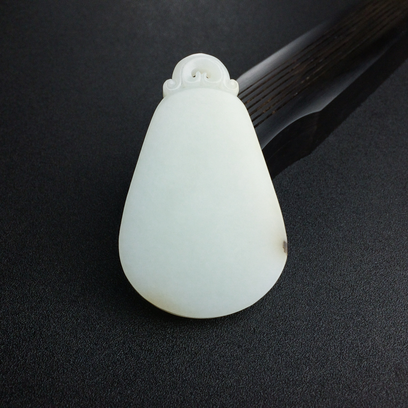 俄料天然俏色和田玉观音吊坠-红掌柜