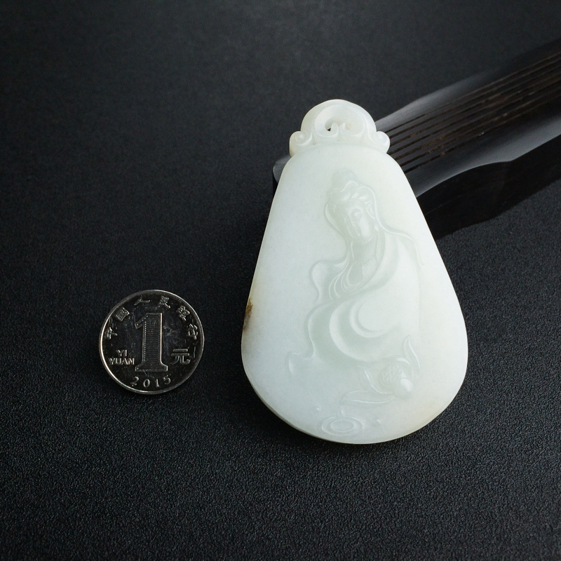 山料俏色和田玉观音吊坠-红掌柜