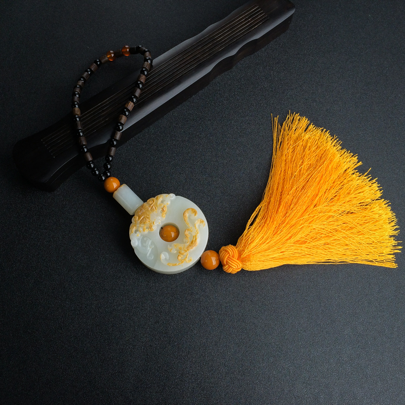 天然山料俏色和田玉兽面车挂-红掌柜