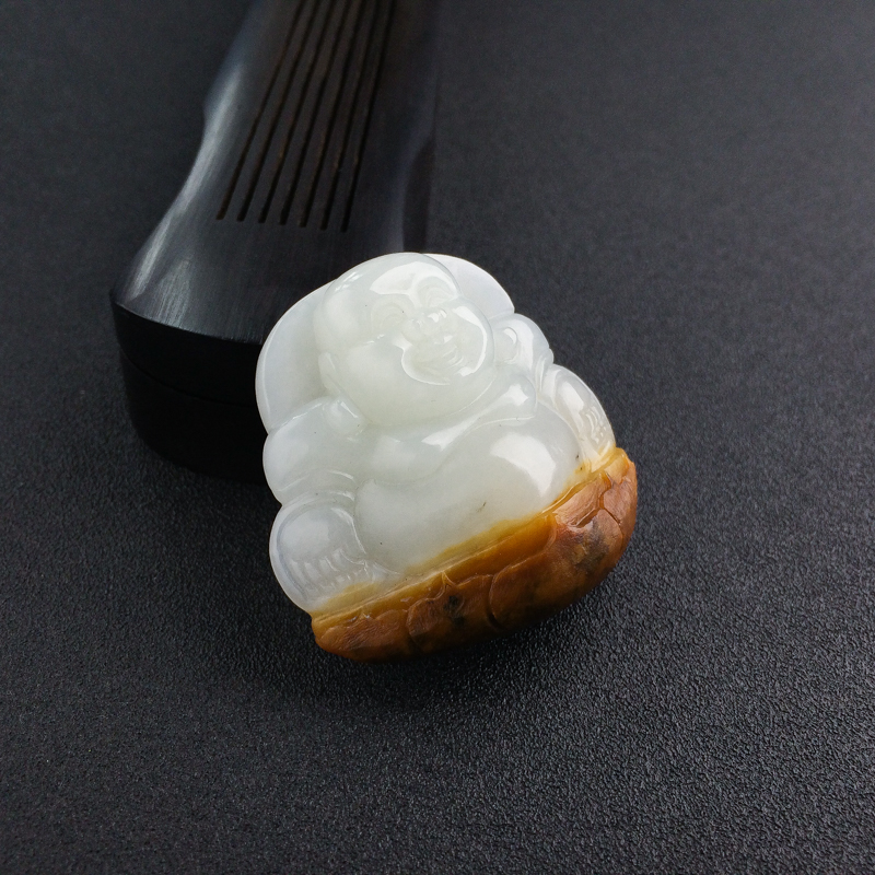 天然山料俏色弥勒佛吊坠-红掌柜