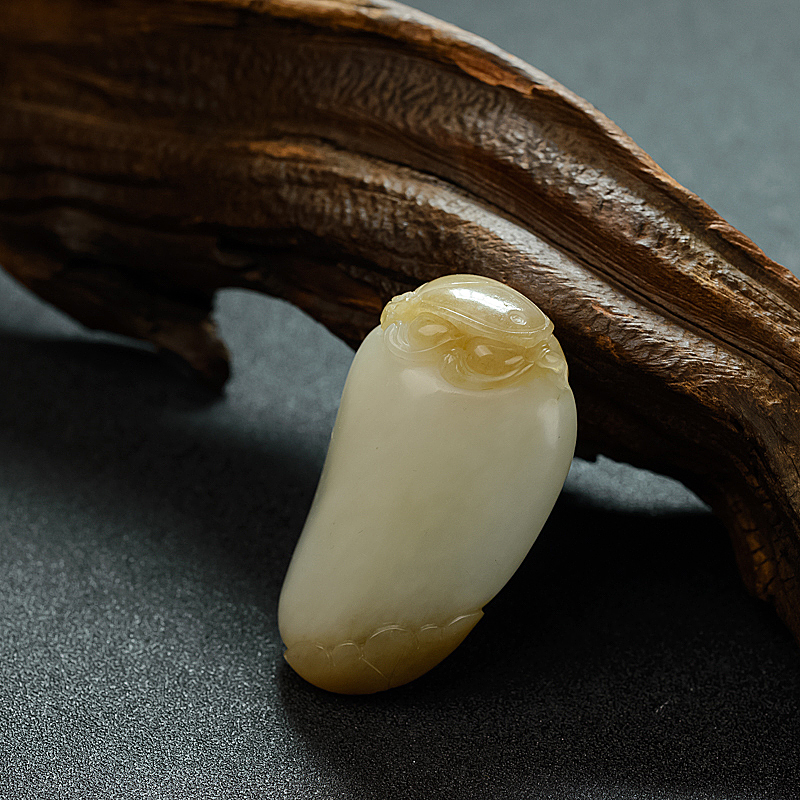 天然俏色和田玉八卦吊坠 - 红掌柜