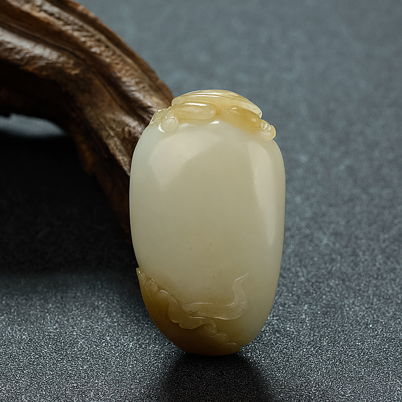 俏色和田玉八卦吊坠 - 红掌柜