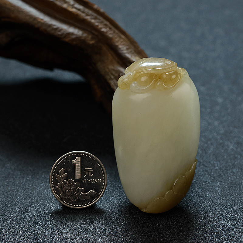 俄罗斯俏色和田玉八卦挂件 - 红掌柜