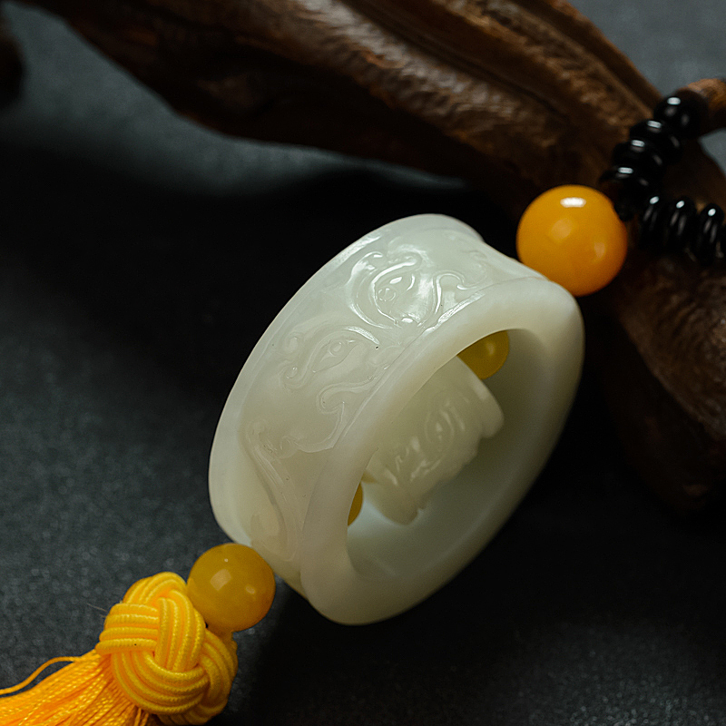 俄罗斯和田白玉兽面车挂 - 红掌柜