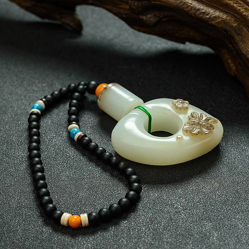 天然俏色和田玉蝶恋花挂件 - 红掌柜