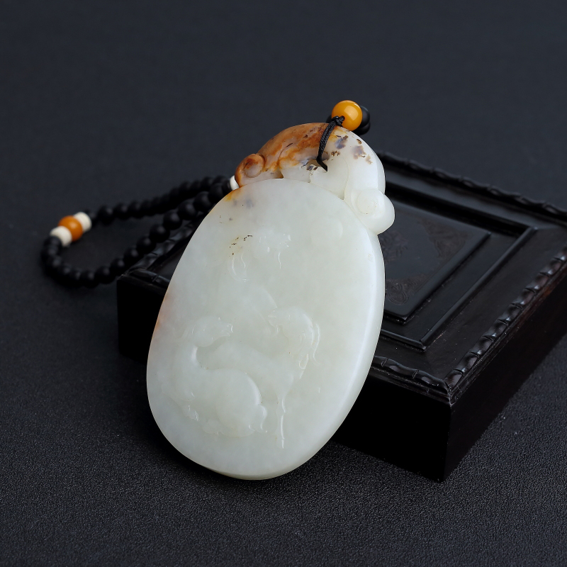 俏色和田玉山料三阳开泰手把件-红掌柜