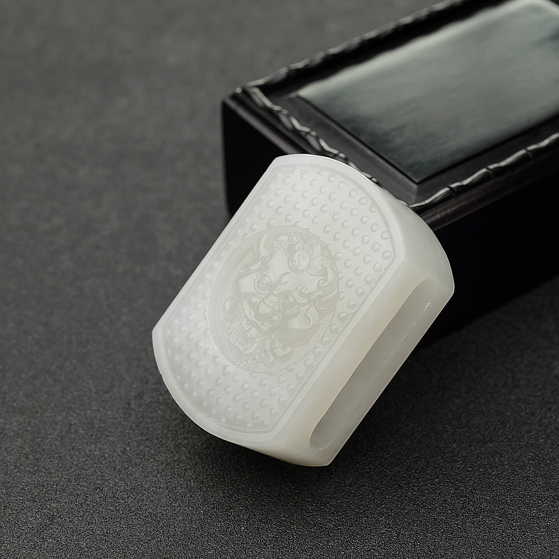 山料和田白玉瑞兽皮带扣-红掌柜