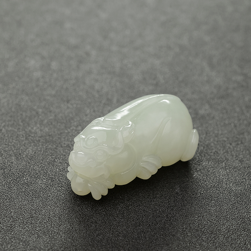 俄料山料青白玉貔貅吊坠-红掌柜