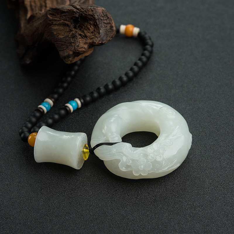 山料和田白玉梅花手把件-红掌柜