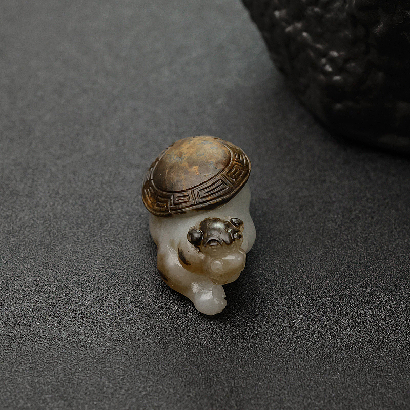 山料俏色和田玉龙龟吊坠-红掌柜