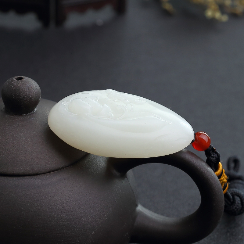 和田白玉蝶恋花吊坠-红掌柜