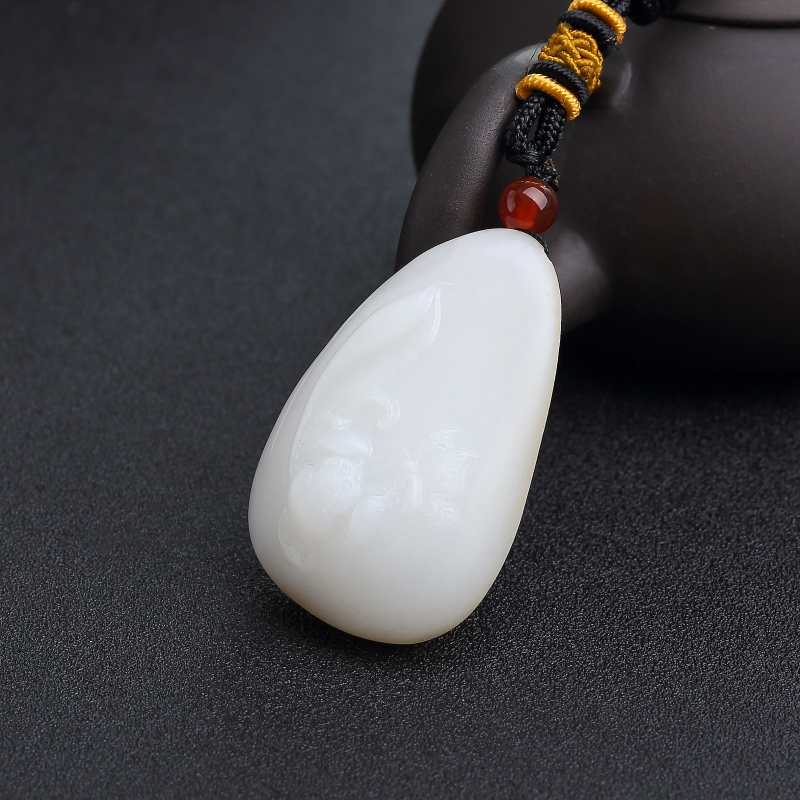 俄罗斯山料和田白玉蝶恋花吊坠-红掌柜