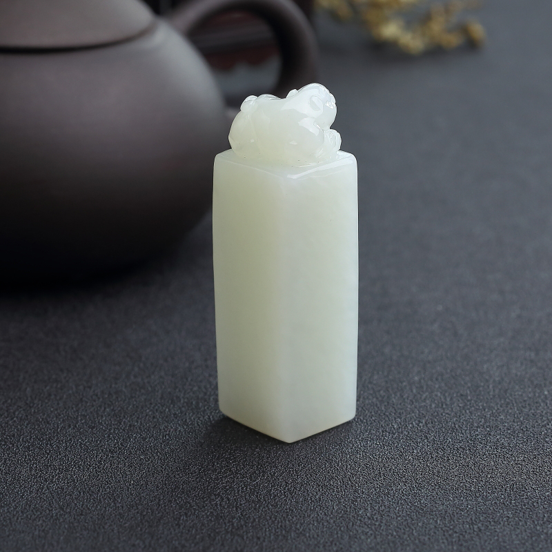 天然山料和田白玉貔貅印章-红掌柜