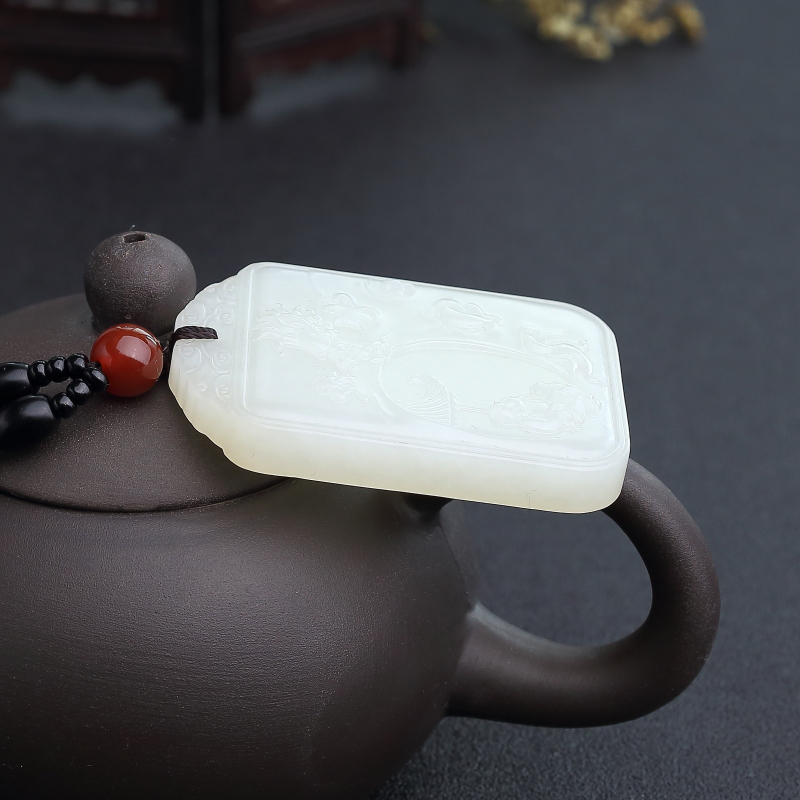 俄罗斯天然山料和田白玉吊坠-红掌柜