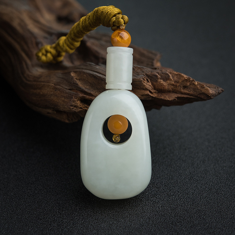 山料和田青白玉随形吊坠-红掌柜