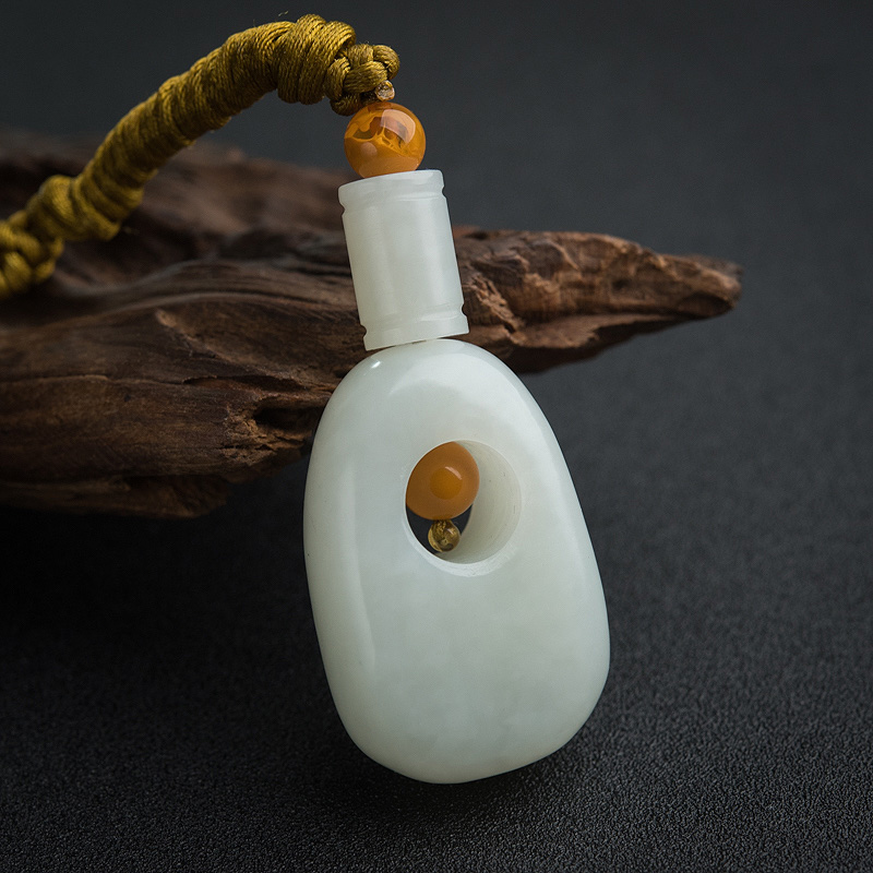 和田青白玉随形吊坠-红掌柜