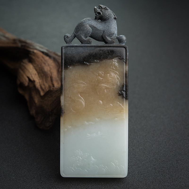 和田玉龙腾云天手把件-红掌柜