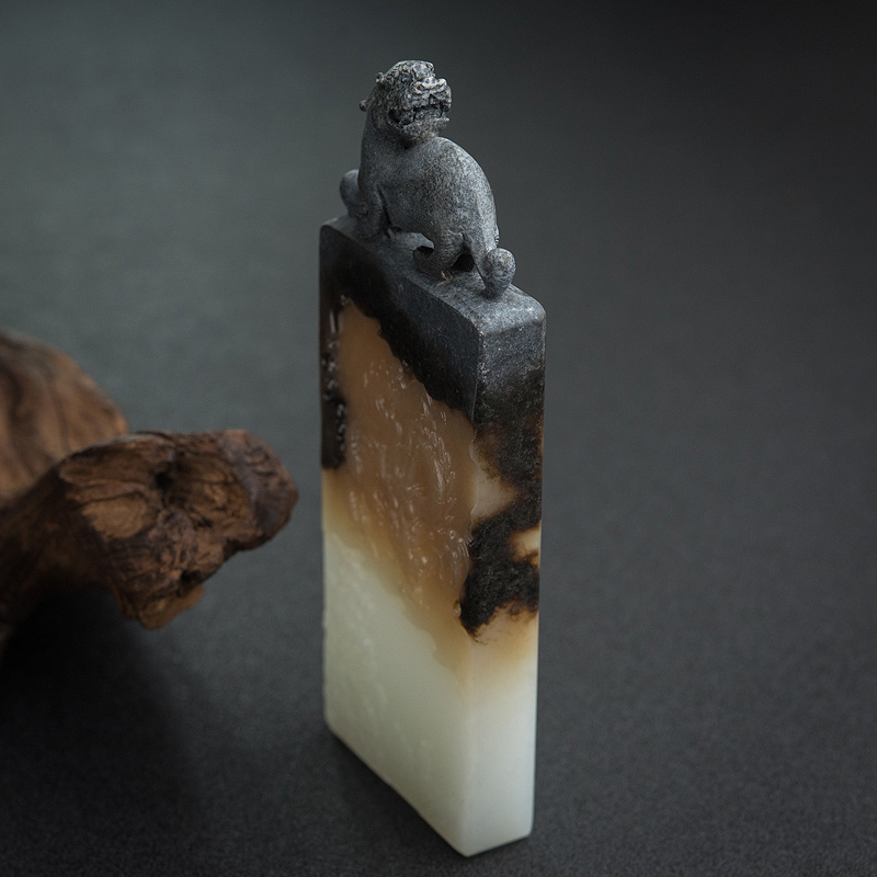 天然和田玉龙腾云天手把件-红掌柜