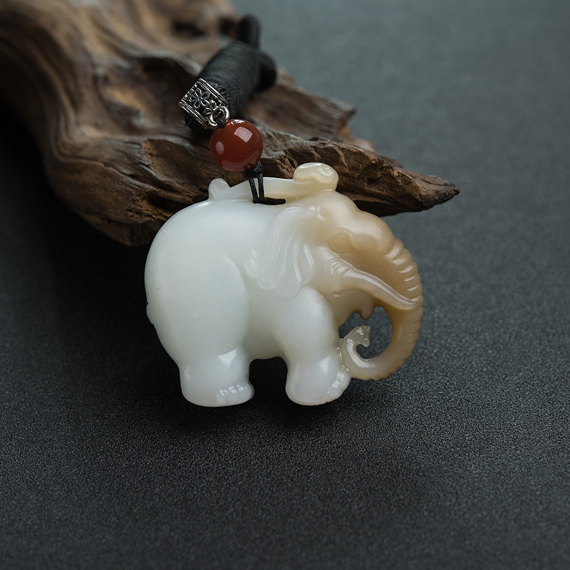 俏色和田玉吉祥如意吊坠-红掌柜