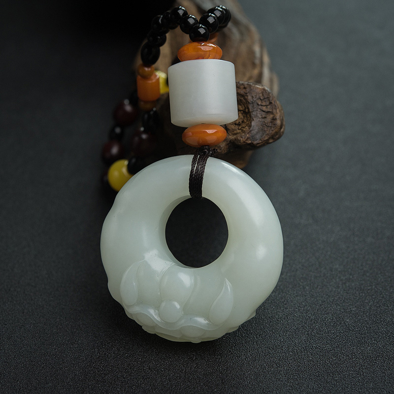 天然和田白玉兽面手把件-红掌柜