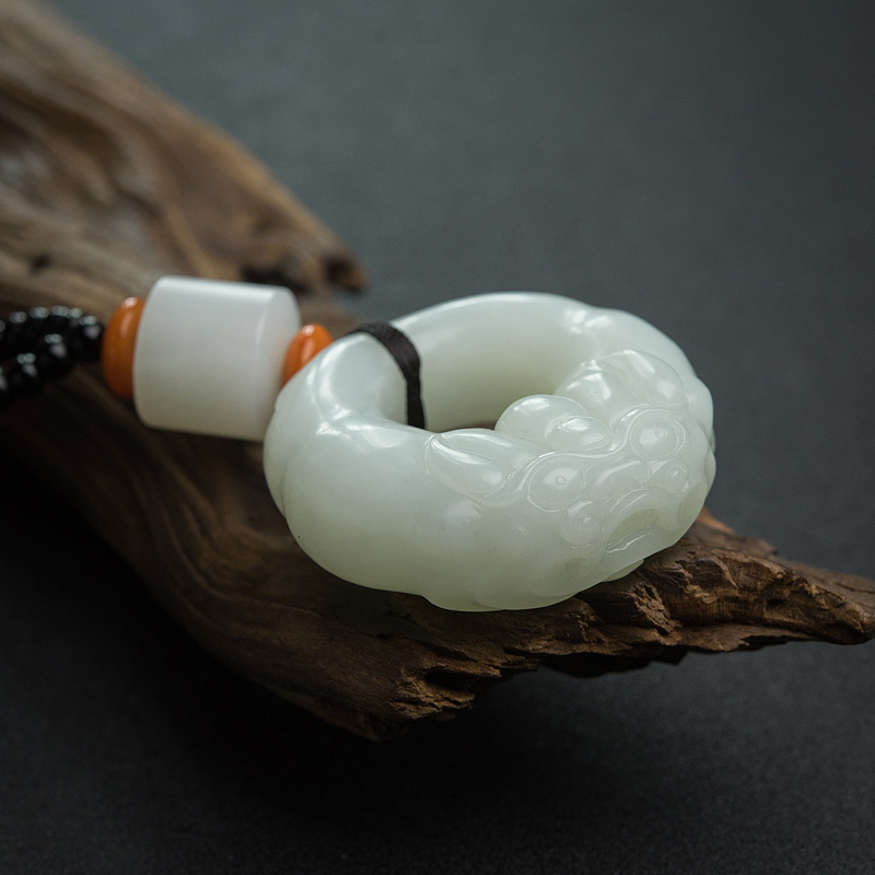 和田白玉兽面手把件-红掌柜