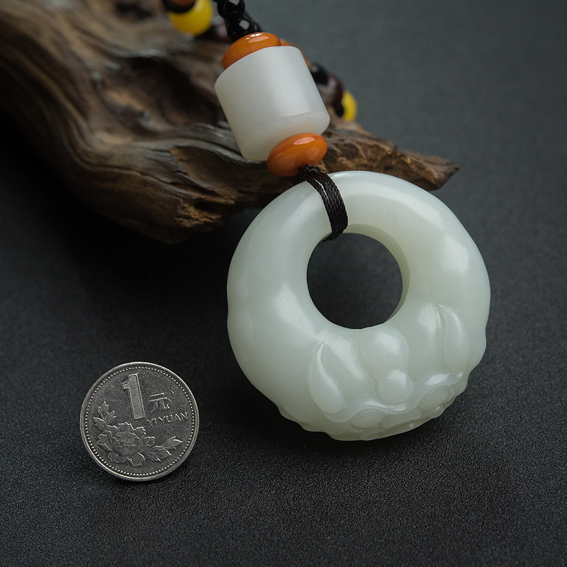俄罗斯天然和田白玉兽面手把件-红掌柜